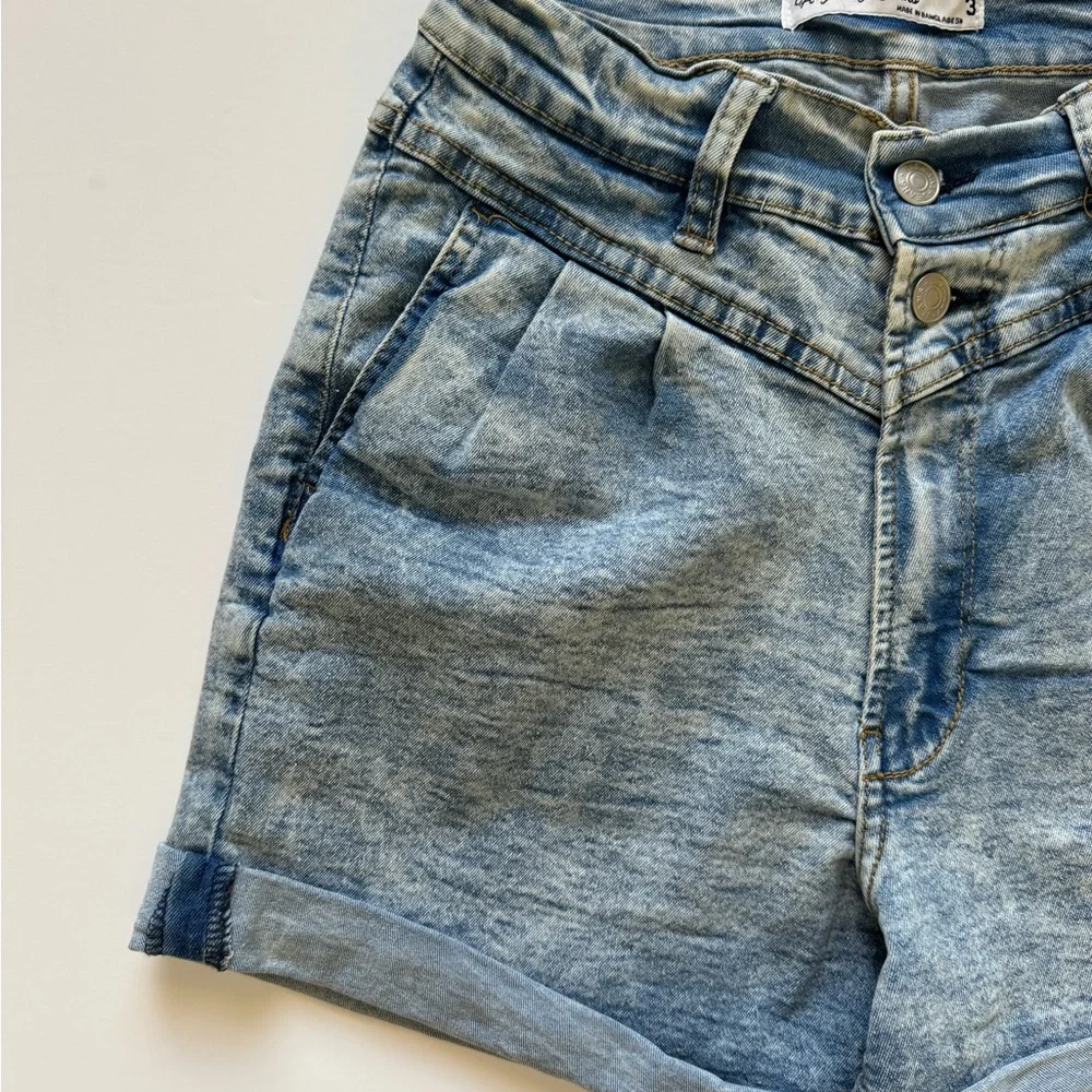 High waisted pleated jean shorts - Picture 2 of 11